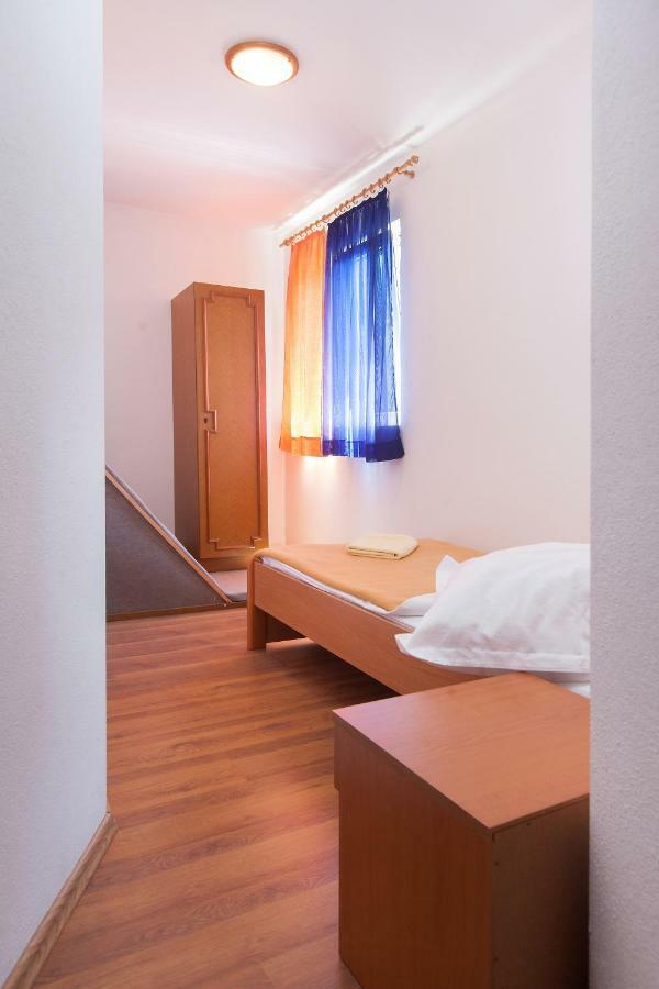 Apartmani Ivica Krzanic 포드고라 외부 사진